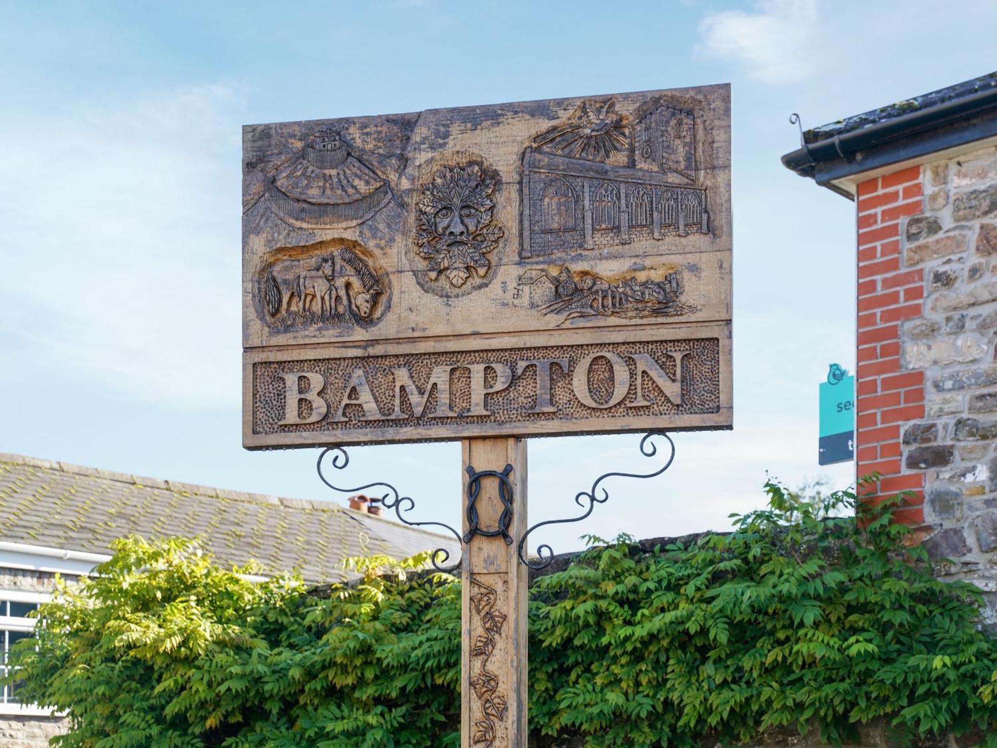 Elizabeth House Villa Bampton  ภายนอก รูปภาพ